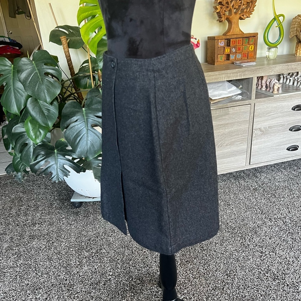 GAP Dark Gray Mini Skirt - Picture 3 of 7
